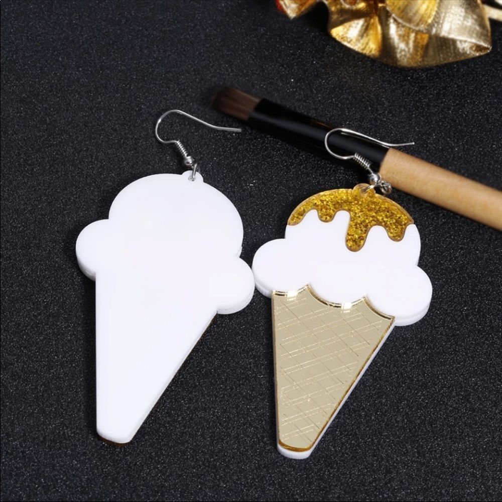 Earrings Gold Ice Cream Cone - Picture 5 of 5